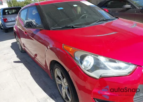 2015 Hyundai Veloster z USA, uszkodzony, nr VIN KMHTC6AD8FU234442